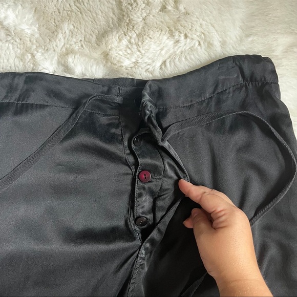 Kloni & the Krew Black Silk Cropped Pants - Picture 6 of 12